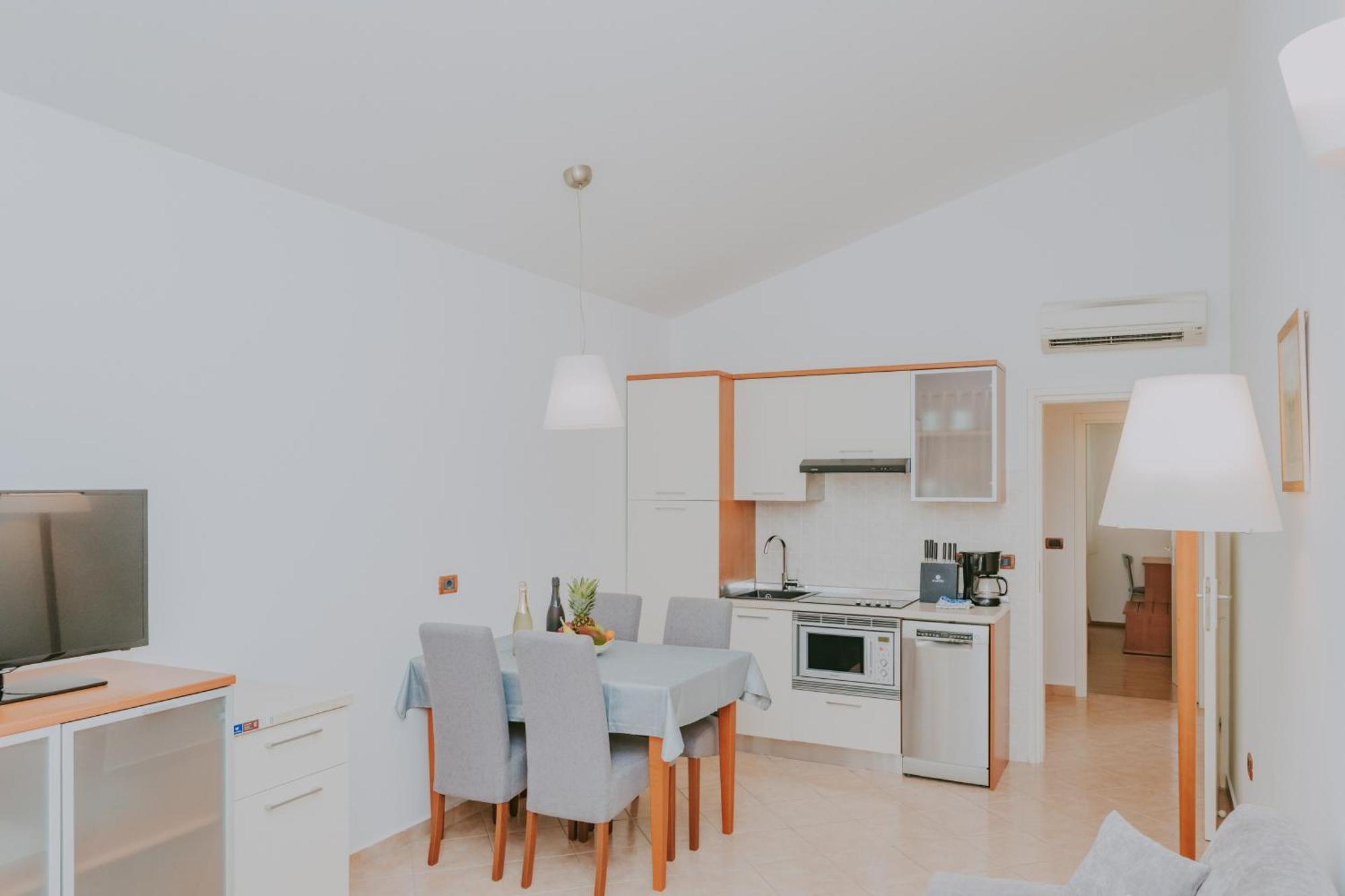 Danex Apartment *