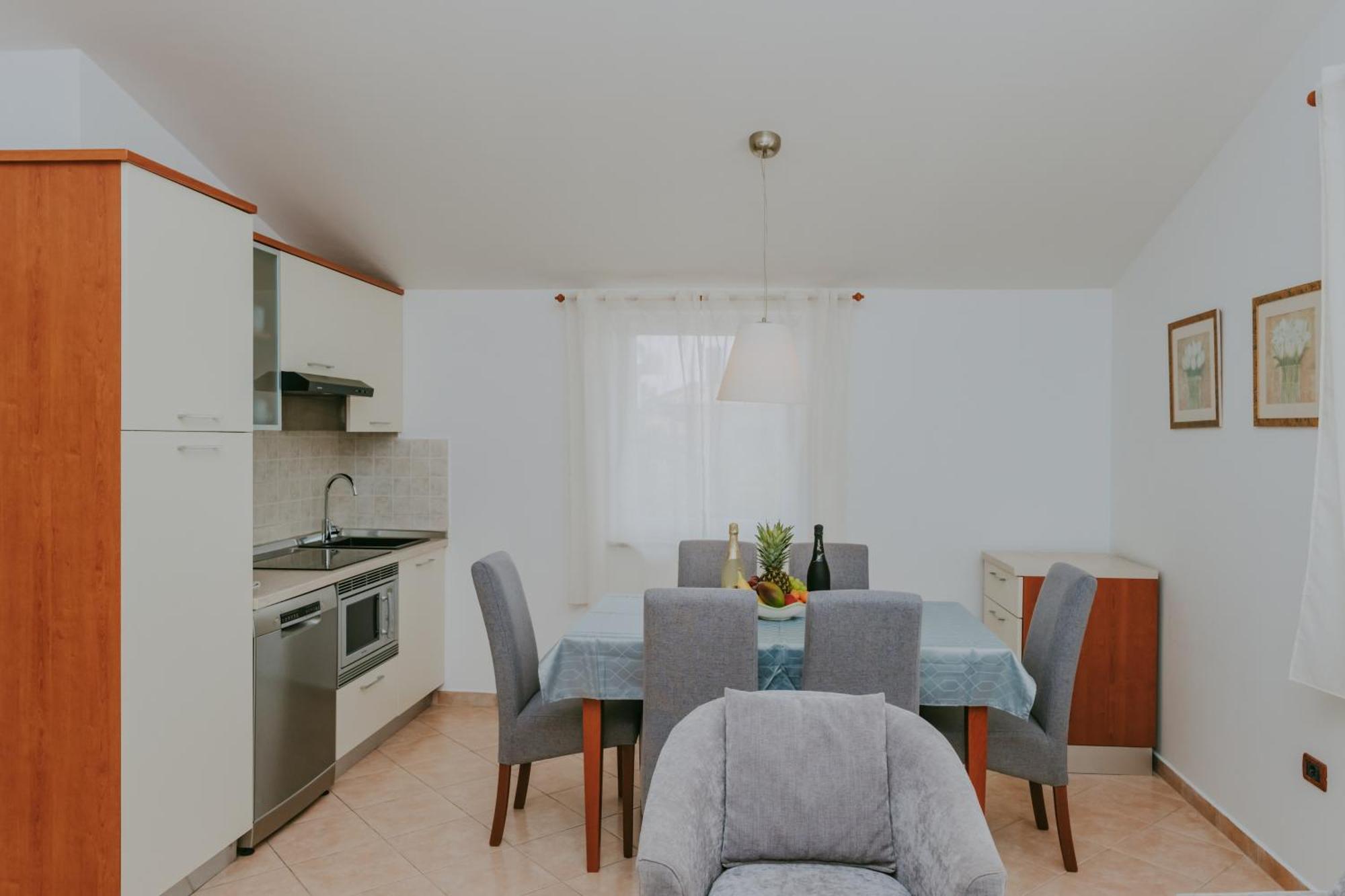 Danex Apartment *